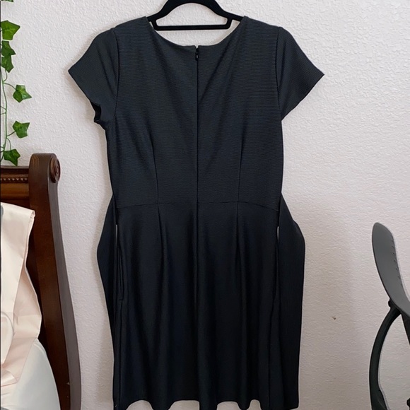 Simple Dress! - Picture 2 of 7